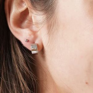 Mejuri Boyfriend mini hoops